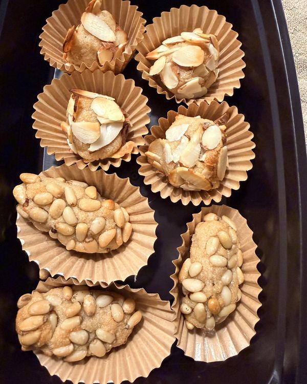 Almond pastries